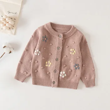 Осенний вязаный кардиган для новорожденных, свитер с цветочным рисунком на пуговицах для малышей, свитер с длинным рукавом и круглым вырезом, новая мода 2022 года