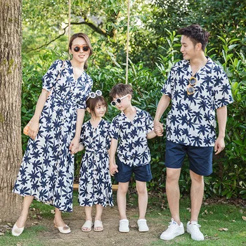 Праздничный наряд для родителей и детей на курортах 2023 года, Семейная одежда, Одинаковые рубашки для папы и Сына, Корейское платье с цветочным рисунком для мамы и дочки