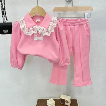 Весенний костюм для маленьких девочек, модный кружевной свитер с отложным воротником, пуловер + узкие брюки, 2023 Новый детский комплект из двух предметов