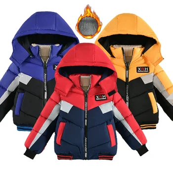 Модные зимние утепленные пальто для мальчиков Детская одежда с капюшоном Плюс бархатные детские пуховики 2023 Новая хлопчатобумажная верхняя одежда для мальчиков