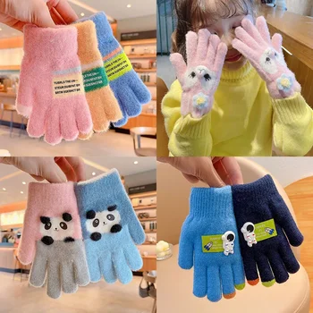 Новинка Зимы Зимние Детские Вязаные Плюшевые перчатки с утолщенными буквами и пятью пальцами Для мальчиков и девочек Уличные теплые перчатки Детские цветные перчатки